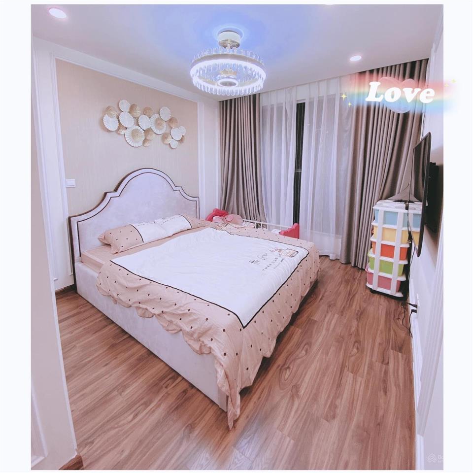 Chuyển công tác cần bán gấp 2n ban công đn full đồ như ảnh tại cc imperia garden. giá thương lượng