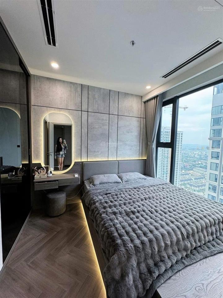 Gia đình chuyển xuống nhà đất mong muốn bán căn hộ 4n tầng 12 ban công đn ful đồ như ảnh giá có tl.