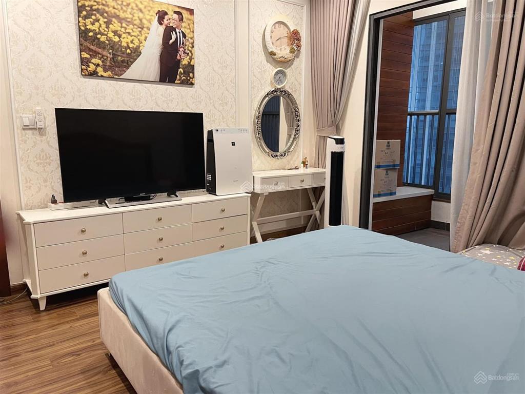 Tôi chính chủ cần bán gấp căn 3 pn 120m2 view hồ thanh xuân, ace môi giới đẩy giúp xin cảm ơn!