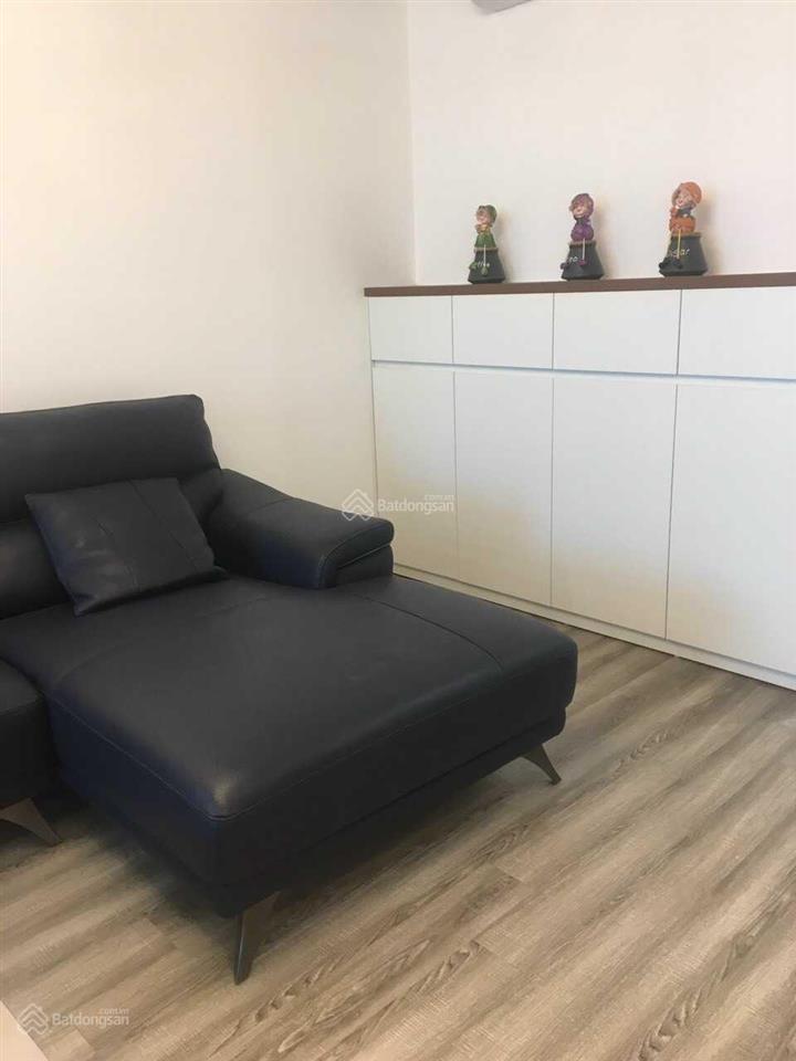 Chính chủ cần bán gấp căn hộ 3 phòng ngủ tầng 19 full đồ, ban công đb , giá có tl  0911 981 ***