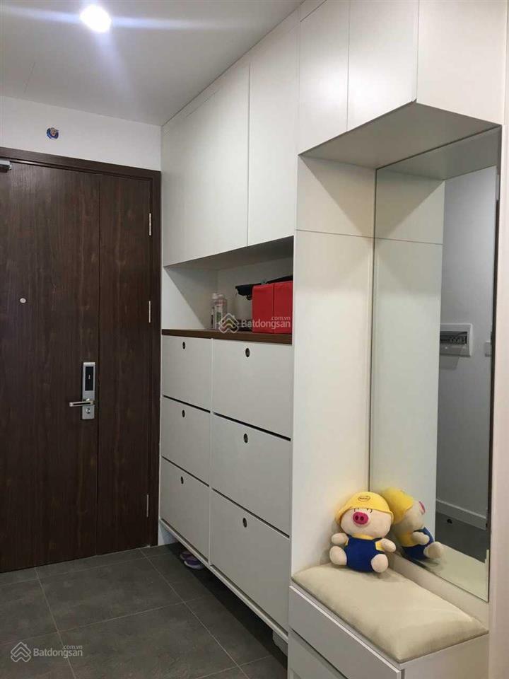 Chính chủ cần bán gấp căn hộ 3 phòng ngủ tầng 19 full đồ, ban công đb , giá có tl  0911 981 ***