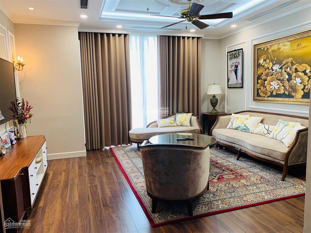 Chính chủ cần bán gấp căn hộ 3 phòng ngủ tầng 19 full đồ, ban công đb , giá có tl  0911 981 ***