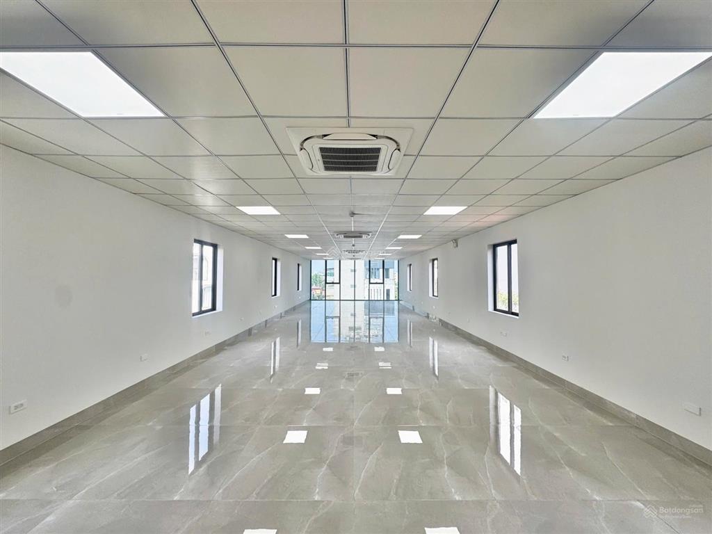 Hàng hiếm quận hai bà trưng! cho thuê cả tòa hoặc lẻ sàn vp/mbkd mặt phố triệu việt vương