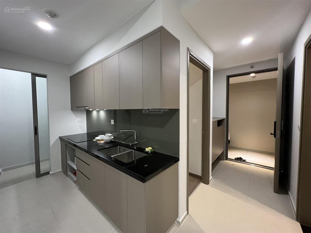 Cho thuê căn 59m2, có giường, tủ, máy lạnh, cc westgate