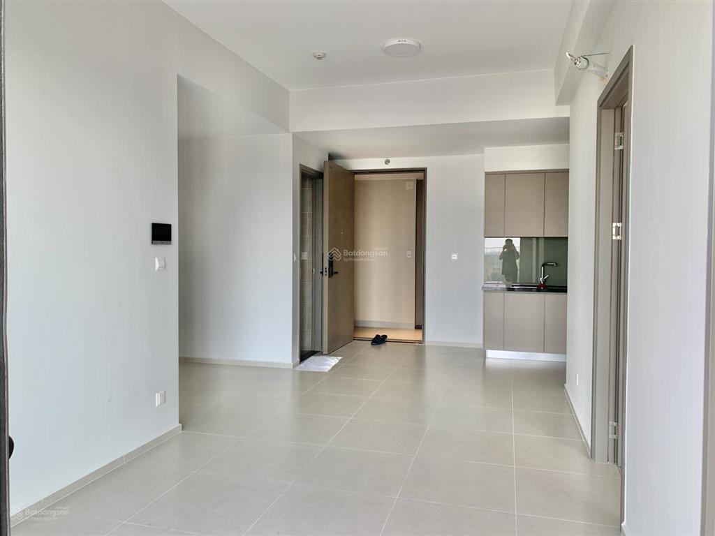 Căn 70m2, có ban công, block b, hướng đông, cc westgate
