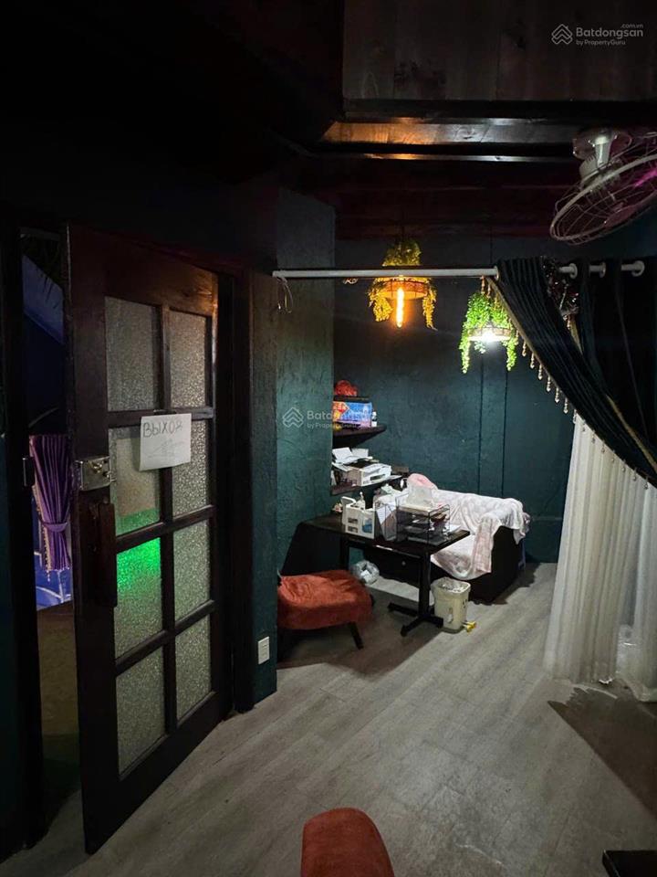 Sang nhượng lô góc 2 mặt tiền nhà hàng 3 tầng tại phố hàn  nha trang  giá cắt lỗ chỉ 1,3 tỷ