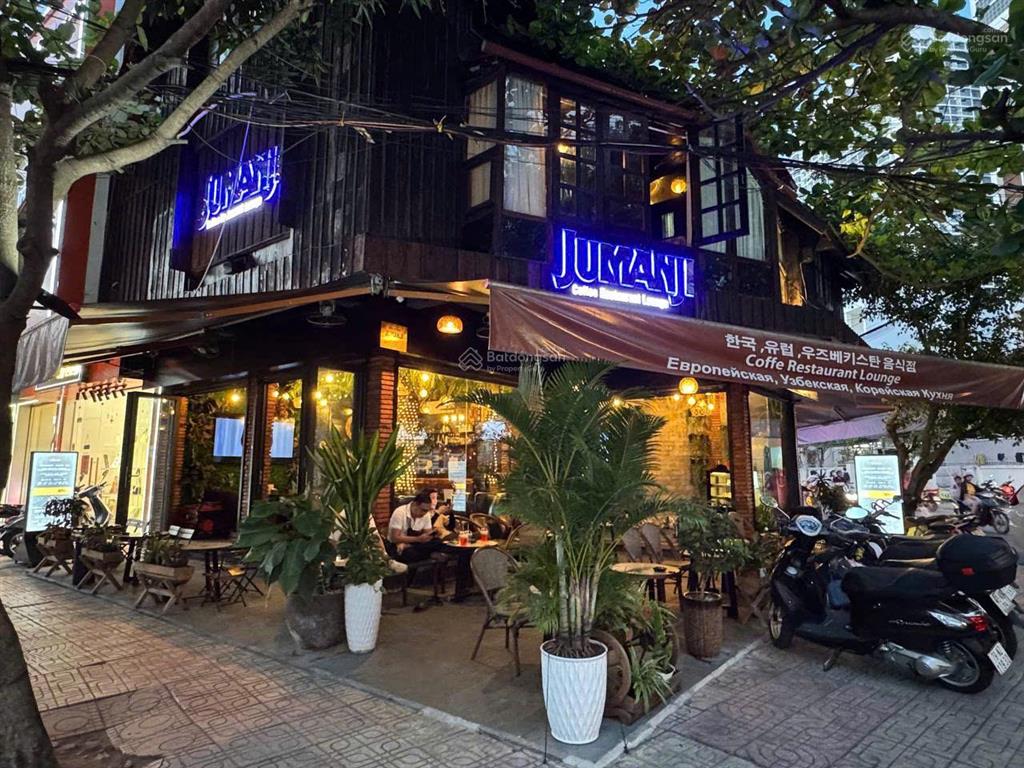 Sang nhượng lô góc 2 mặt tiền nhà hàng 3 tầng tại phố hàn  nha trang  giá cắt lỗ chỉ 1,3 tỷ