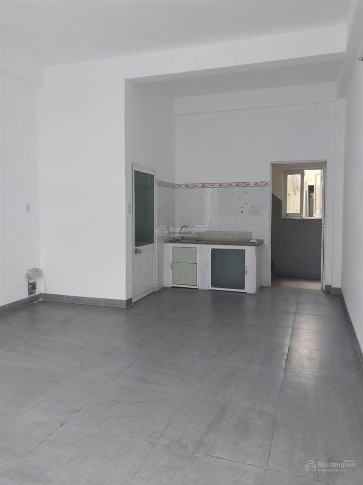 Chính chủ cho thuê nhà nguyên căn 3 tầng trần phú, nha trang  cách biển chỉ 50m