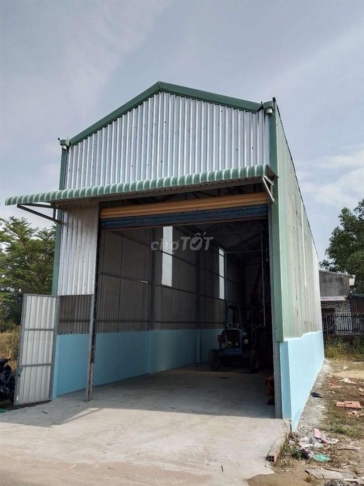 Nhà mặt tiền đường Tây Hòa 15.