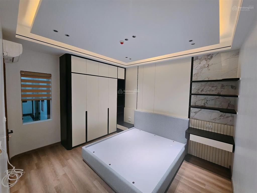 Bán nhà phân lô chân cầu vĩnh tuy, gần aeon mall, nhà 7 tầng, dt 85m2, mt 5m, 4pn, full nội thất