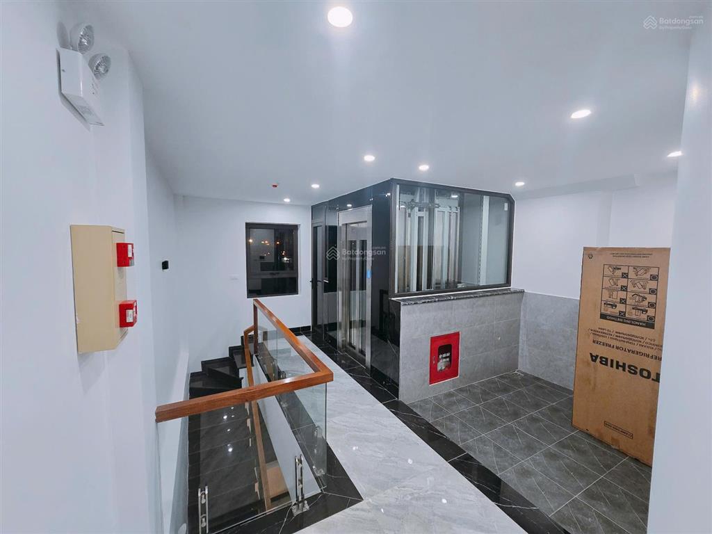 Bán nhà phân lô chân cầu vĩnh tuy, gần aeon mall, nhà 7 tầng, dt 85m2, mt 5m, 4pn, full nội thất