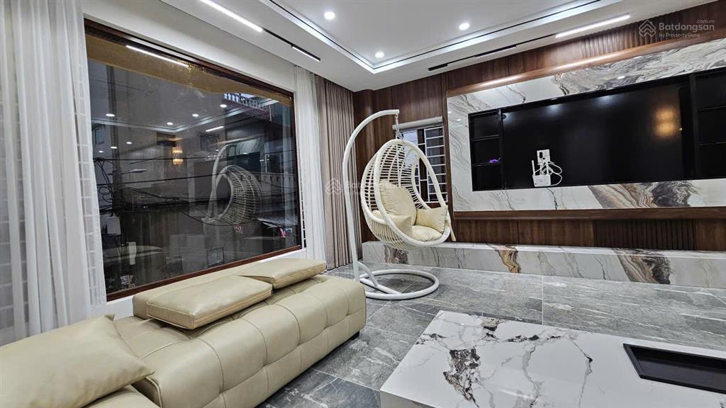Bán nhà ngõ 206 cổ linh, chân cầu vĩnh tuy, 7 tầng, dt 80m2, mt 5m, 4pn, full nội thất, thang máy