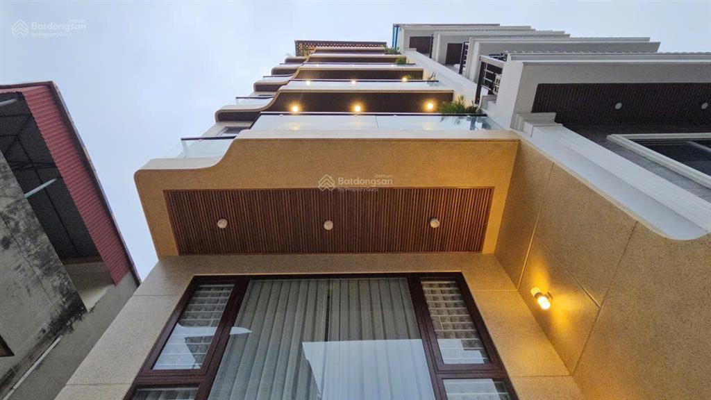 Bán nhà ngõ 206 cổ linh, chân cầu vĩnh tuy, 7 tầng, dt 80m2, mt 5m, 4pn, full nội thất, thang máy