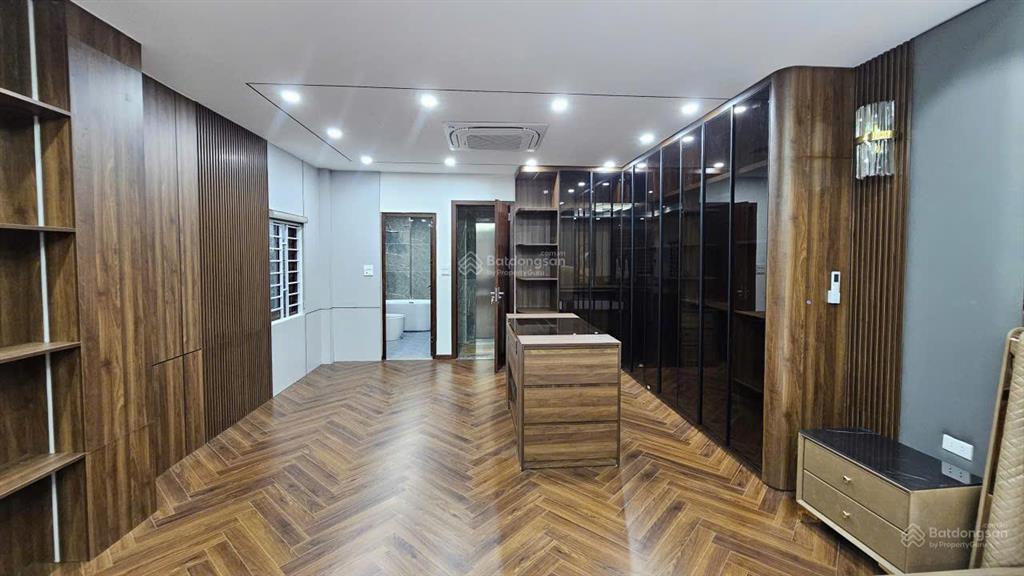 Bán nhà ngõ 206 cổ linh, chân cầu vĩnh tuy, 7 tầng, dt 80m2, mt 5m, 4pn, full nội thất, thang máy
