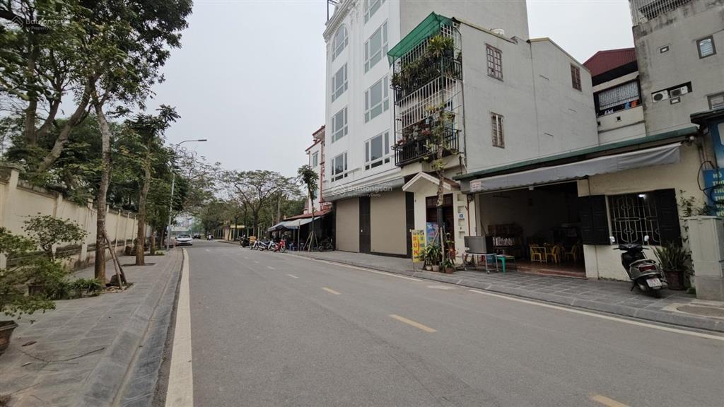 Bán nhà biệt thự thạch bàn, gần hà nội garden city, 3 tầng, dt 157m2, mt 9,2m, đường rộng 7m, 2025