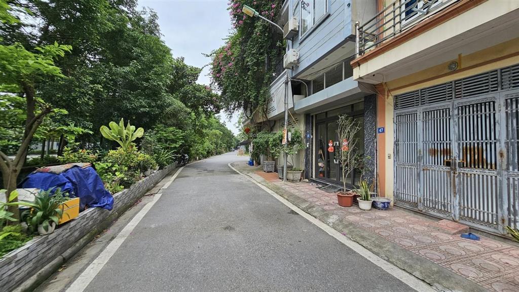 Bán nhà biệt thự thạch bàn, gần hà nội garden city, 3 tầng, dt 157m2, mt 9,2m, đường rộng 7m, 2025