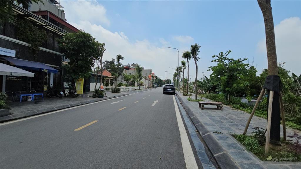 Bán nhà biệt thự thạch bàn, gần hà nội garden city, 3 tầng, dt 157m2, mt 9,2m, đường rộng 7m, 2025