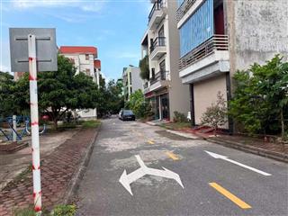 Bán lô đất siêu đẹp, chân dài view vườn hoa công viên lô 12 kđt vạn lộc tp hải dương. giá tốt