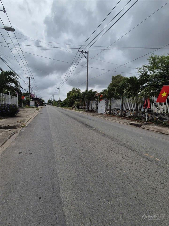 Cần bán đất mt hoàng phan thái, bình chánh, hồ chí minh 1259m2 có 1122m2 ođt giá 45 tỷ thương lượng