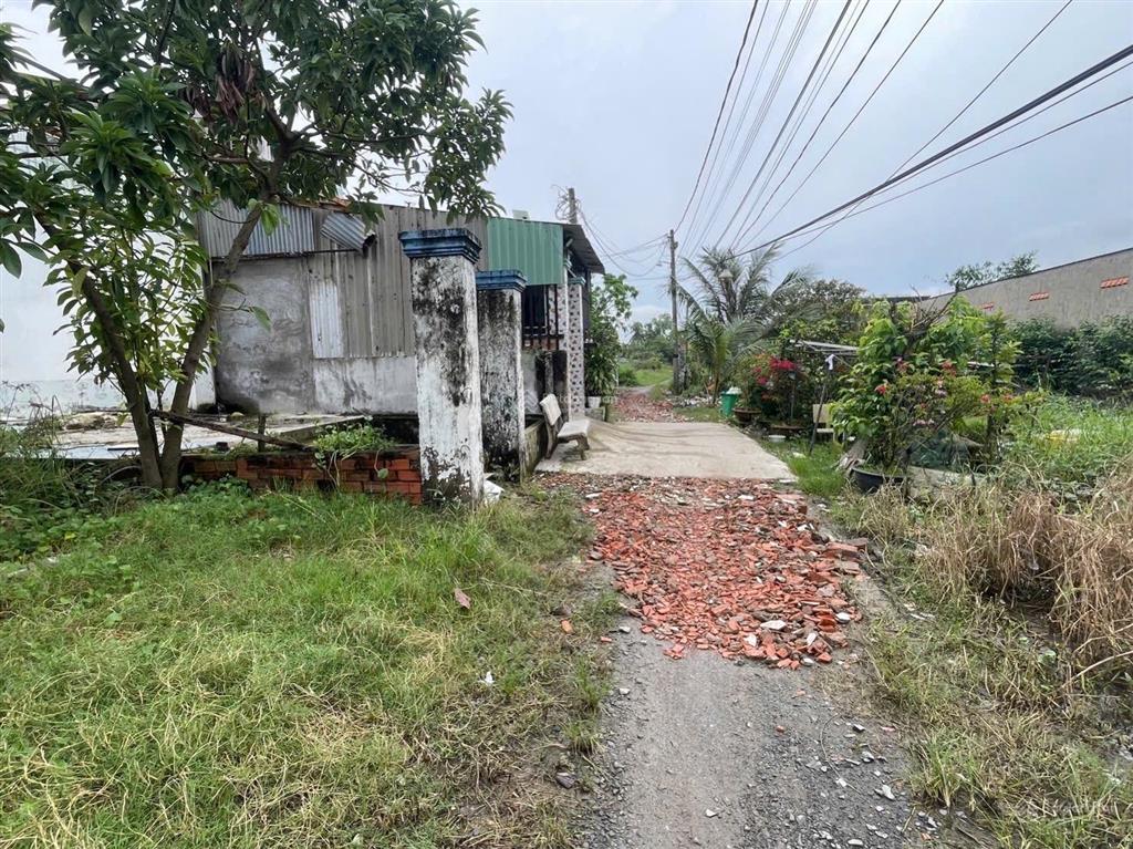 Bán đất thổ cư đẹp tại 1/đường bờ chùa, xã bình chánh, 172m2 9.3x16.3m, 130m2 thổ cư, giá 2,9 tỷ tl