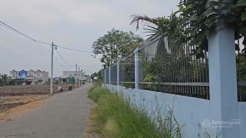 Bán căn nhà sân vườn đường liên tổ 48, xã hưng long, bình chánh, 1325 m2 có 300m2 thổ cư 10 tỷ 8 tl