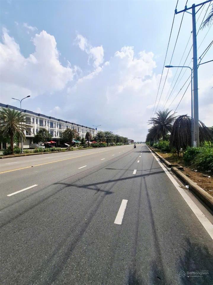 Bán shophouse 100m2 1 trệt 3 lầu hoàn công đầy đủ 4,3 tỷ the sol city long thượng cần giuộc long an