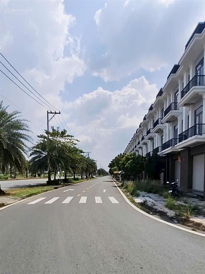 Bán shophouse 100m2 1 trệt 3 lầu hoàn công đầy đủ 4,3 tỷ the sol city long thượng cần giuộc long an
