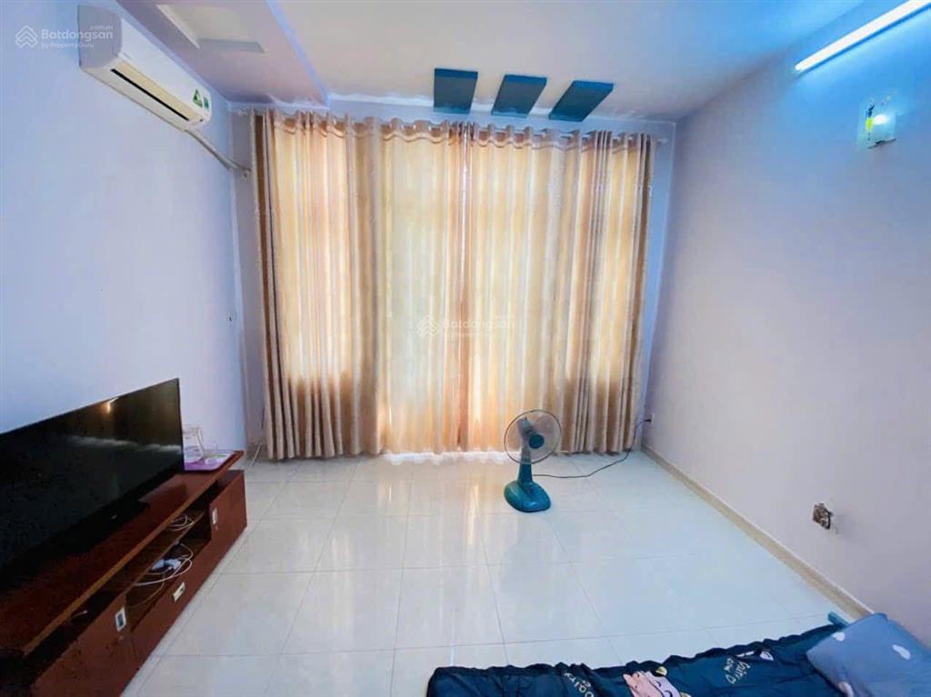 Kẹt tiền bán gấp nhà gần ngã tư ga và chợ cầu đồng, dân cư đông đúc, nhà 1 sẹc ngắn rất thuận tiện