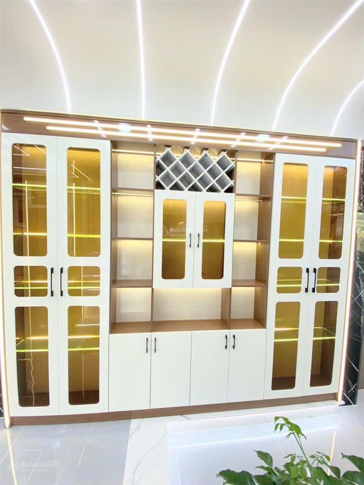 Nhà mới xây tìm gia chủ mới ngay chợ cầu đồng và ngã tư ga nên rất thuận tiện. đầy đủ tiện nghi