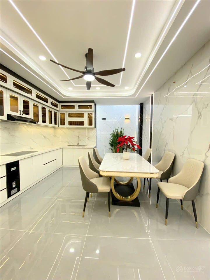 Nhà mới xây tìm gia chủ mới ngay chợ cầu đồng và ngã tư ga nên rất thuận tiện. đầy đủ tiện nghi