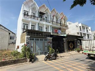 Bán nhà mặt phố 80m2, 7,5 tỷ tại thạnh lộc, quận 12, chính chủ cần tiền bán gấp. nhà kinh doanh tốt