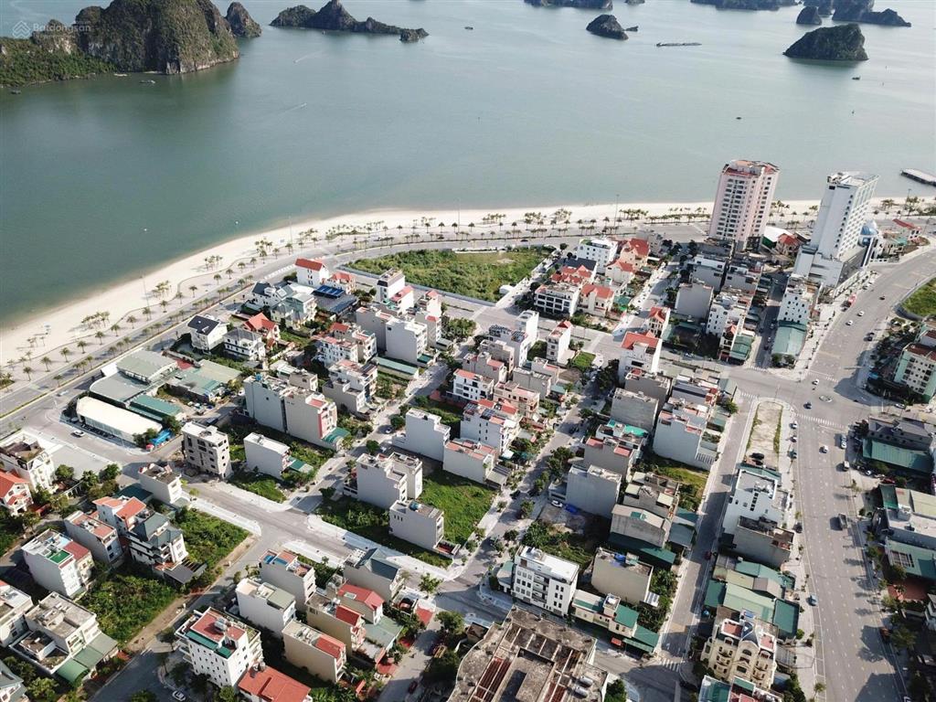 Đất vàng 600m2, mt30m mặt biển cột 5 hồng hà, hạ long . sổ đỏ lâu dài. giá 116 tỷ.