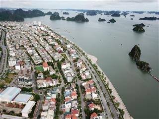 Đất vàng 600m2, mt30m mặt biển cột 5 hồng hà, hạ long . sổ đỏ lâu dài. giá 116 tỷ.