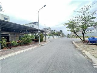 Đất biệt thự biển cửa lục , 300m2.hướng đông nam phù hợp khách mua ở hoặc đầu tư trung hạn.