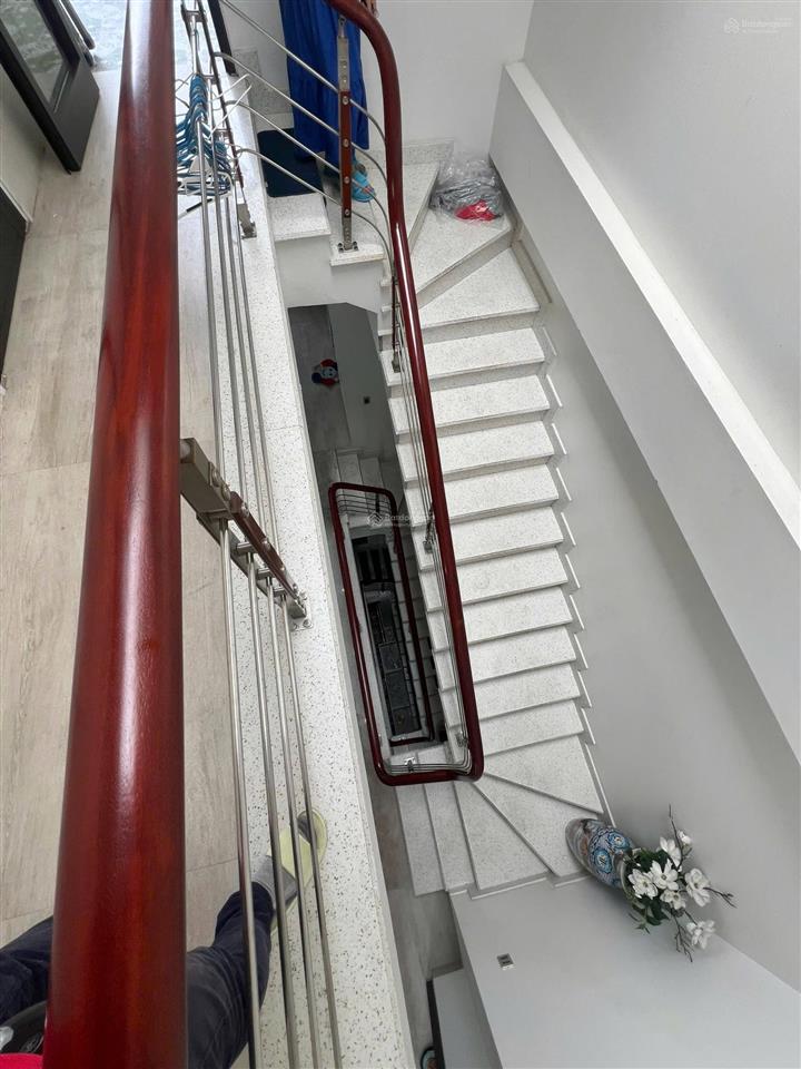Bán nhà 4 tầng 95m2 mặt đường hồng hải  cột 3 hạ long
