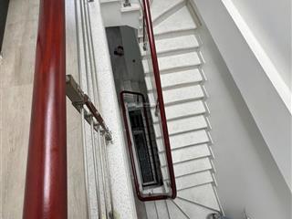 Bán nhà 4 tầng 95m2 mặt đường hồng hải  cột 3 hạ long