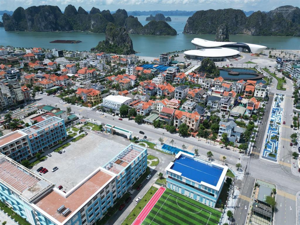 Đất biệt thự vip 540m2 mặt biển hạ long gần cung cá heo. hồng hải, hạ long.