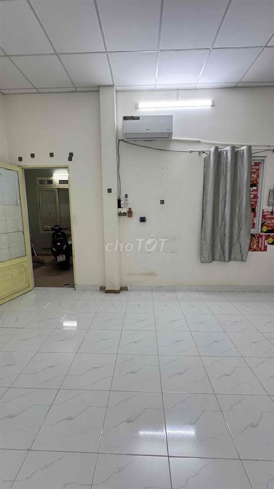 Phòng trọ sẵn máy lạnh đường Lê Văn Quới
