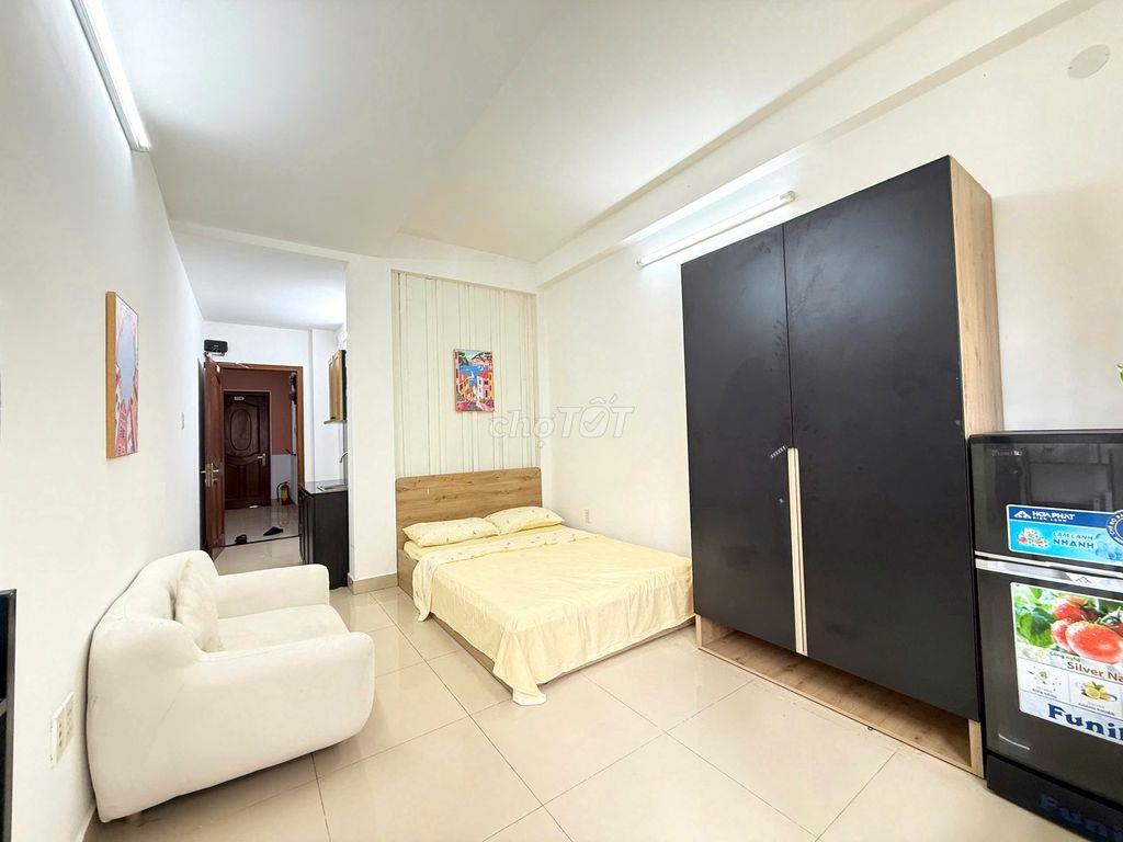 Studio View Thoáng, Ban Công Riêng - Gần Emart, CV Gia Định & Sân Bay