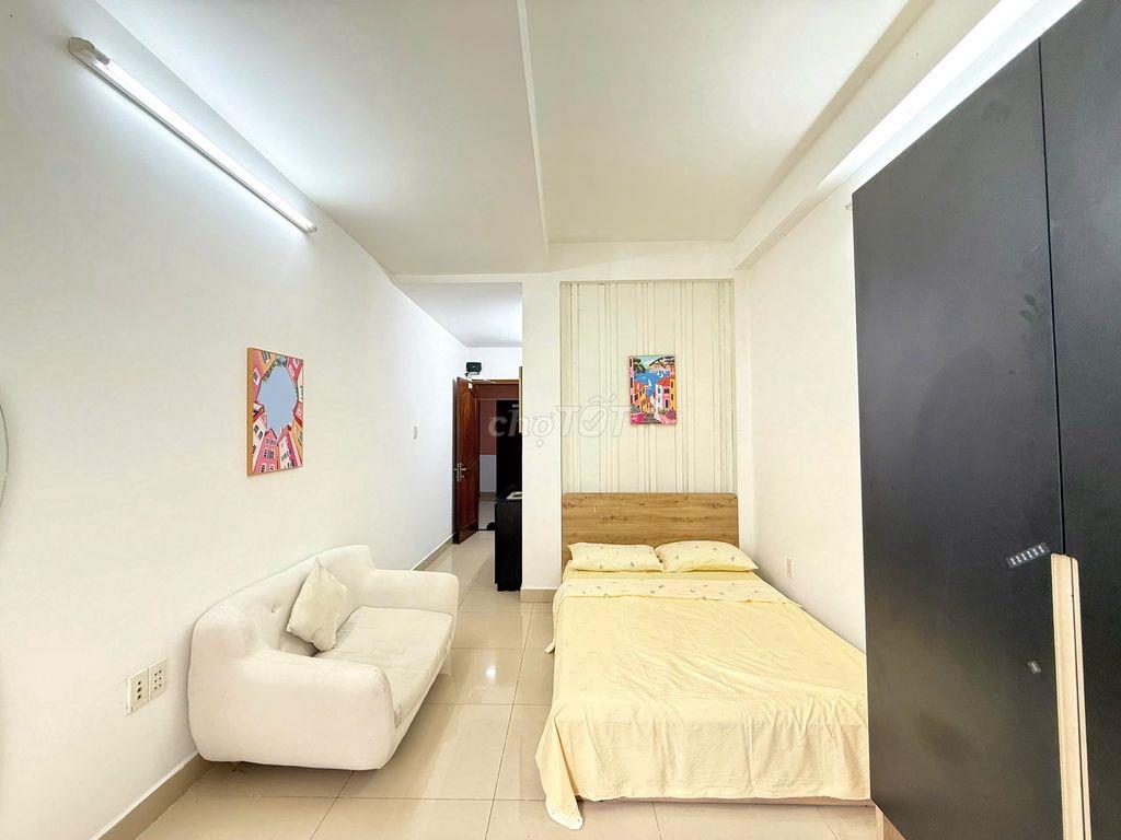 Studio View Thoáng, Ban Công Riêng - Gần Emart, CV Gia Định & Sân Bay
