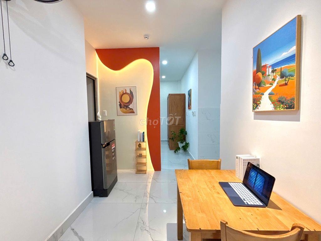 Studio Full Nội Thất – Thang Máy – Ban Công Riêng- Gần SB TSN