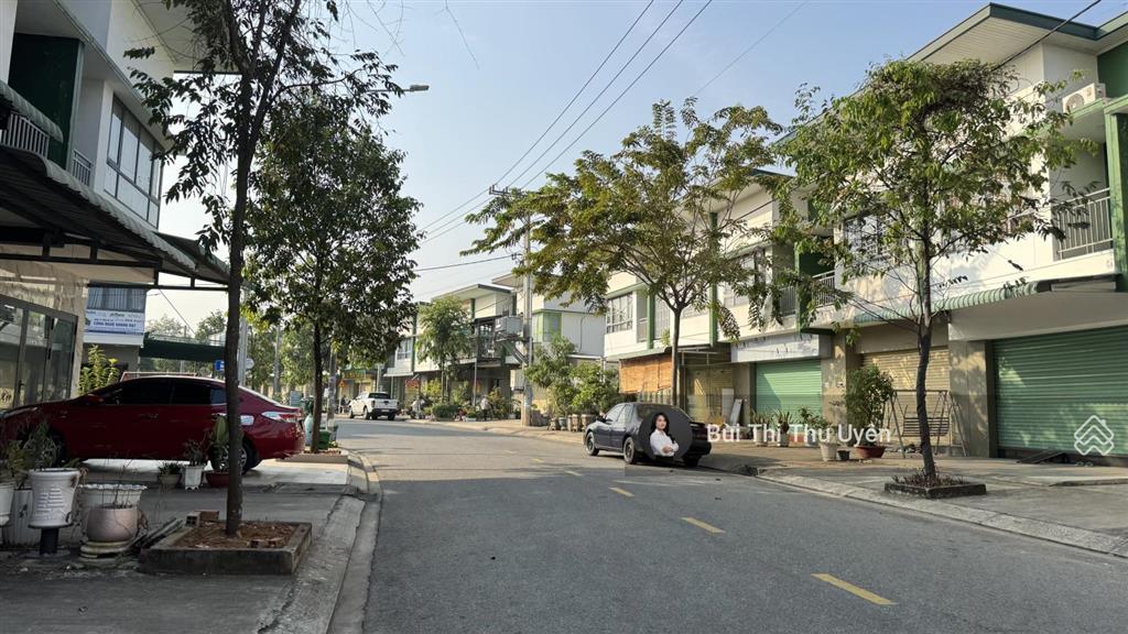Căn shophouse 1 trệt 1 lầu kđt oasis city giá chỉ 1,8 tỷ 80m2 đất sổ hồng đất