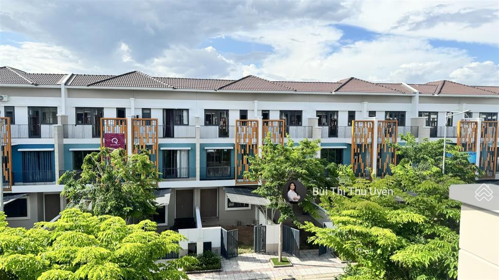 Duy nhất 1 căn  3 tầng full sổ hồng chỉ 3,2x tỷ  cách tp mới 15 phút