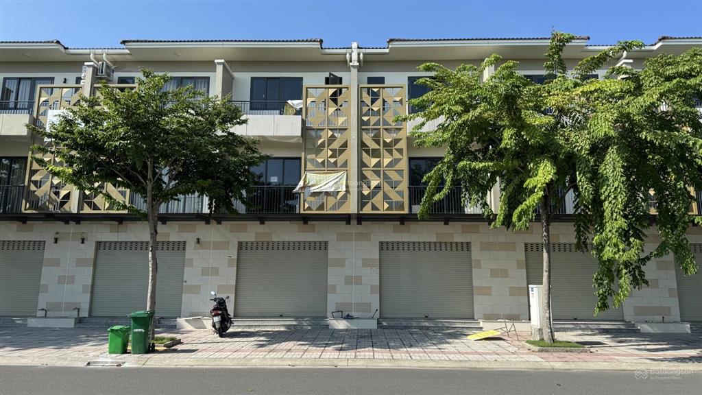 Shophouse n22 trong kđt sun casa central cách thành phố mới chỉ 10 phút đi xe  sổ hồng sẵn