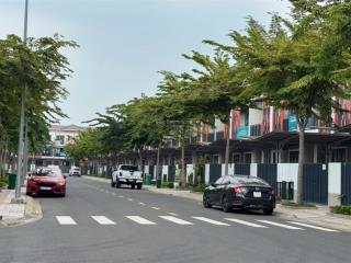 Căn liền kề 3 tầng giá 3,28 tỷ ngay trong giai đoạn 2 kđt sun casa cách thành phố mới chỉ 10 phút