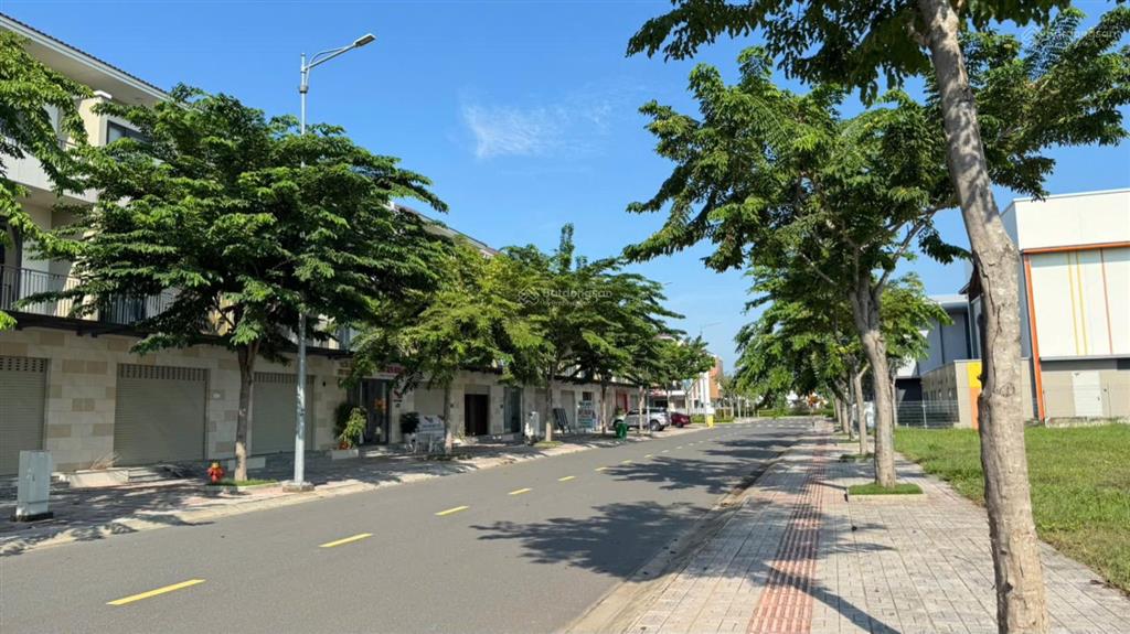 Shophouse n22 giá tốt trên thị trường chỉ 3,6 tỷ chỉ 10 phút di chuyển đến thành phố mới bình dương