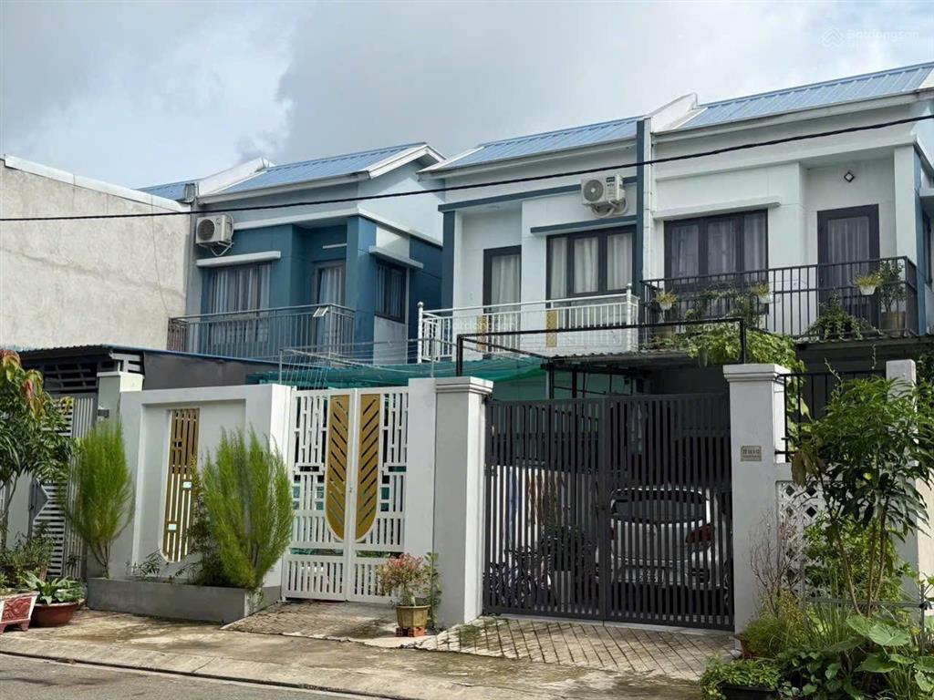Một căn tứ lập 80m2 giá 1,6 tỷ trong kđt oasis city bến cát  sổ hồng riêng  hỗ trợ vay
