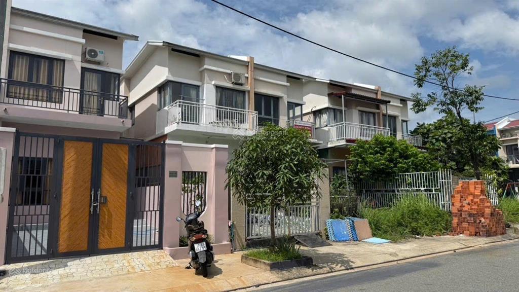 Một căn tứ lập 80m2 giá 1,6 tỷ trong kđt oasis city bến cát  sổ hồng riêng  hỗ trợ vay