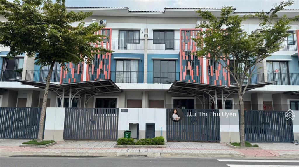 Căn liên kế 100m2 hiếm có tại giai đoạn 2 kđt sun casa central, giá 3,2 tỷ