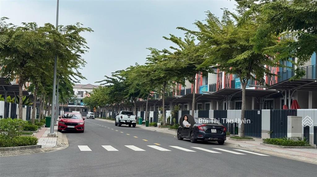 Căn liên kế 100m2 hiếm có tại giai đoạn 2 kđt sun casa central, giá 3,2 tỷ